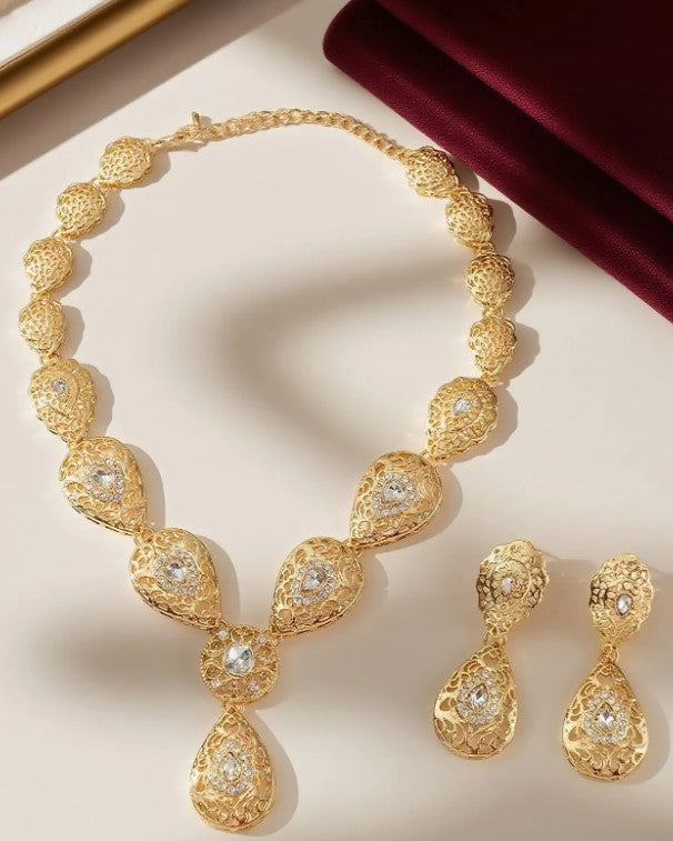 Boucles d'oreilles et collier Golden